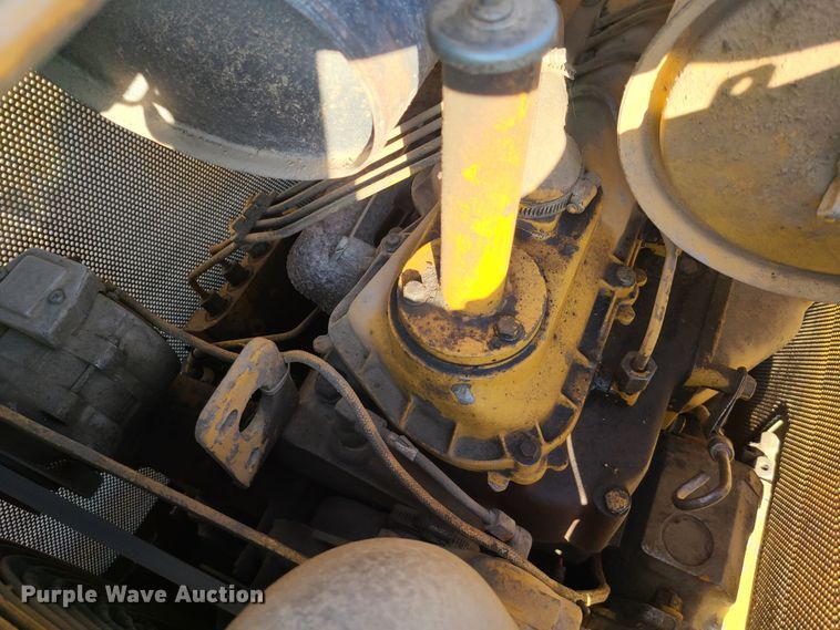 image for item IQ9124 Caterpillar D3B  dozer