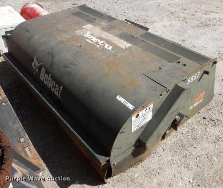 image for item IX9435 Bobcat 72  skid steer broom