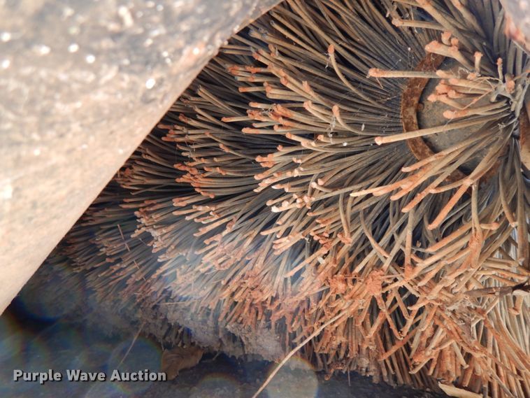 image for item IX9435 Bobcat 72  skid steer broom