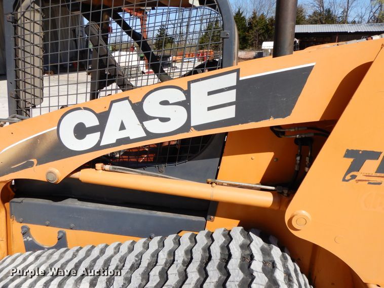 image for item IX9437 2011 Case TR320  tracked skid steer loader