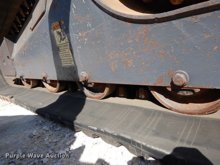 image for item IX9437 2011 Case TR320  tracked skid steer loader