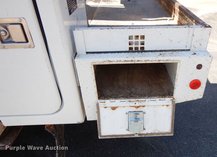 image for item IX9439 2011 Dodge Ram 5500HD  bucket truck