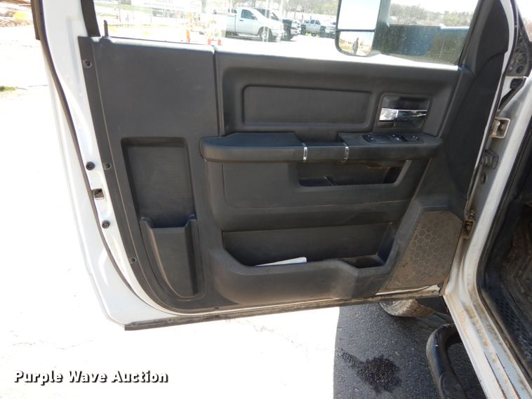 image for item IX9439 2011 Dodge Ram 5500HD  bucket truck