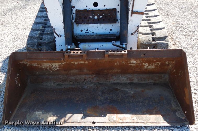 image for item IX9465 2004 Bobcat T300  tracked skid steer loader