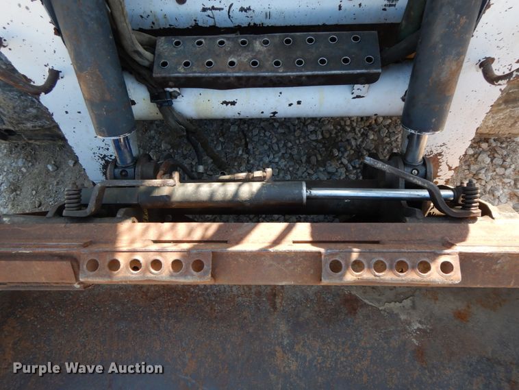 image for item IX9465 2004 Bobcat T300  tracked skid steer loader