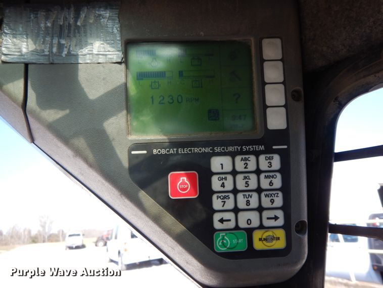 image for item IX9465 2004 Bobcat T300  tracked skid steer loader