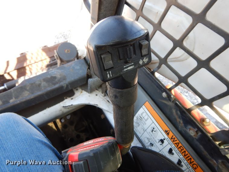 image for item IX9465 2004 Bobcat T300  tracked skid steer loader