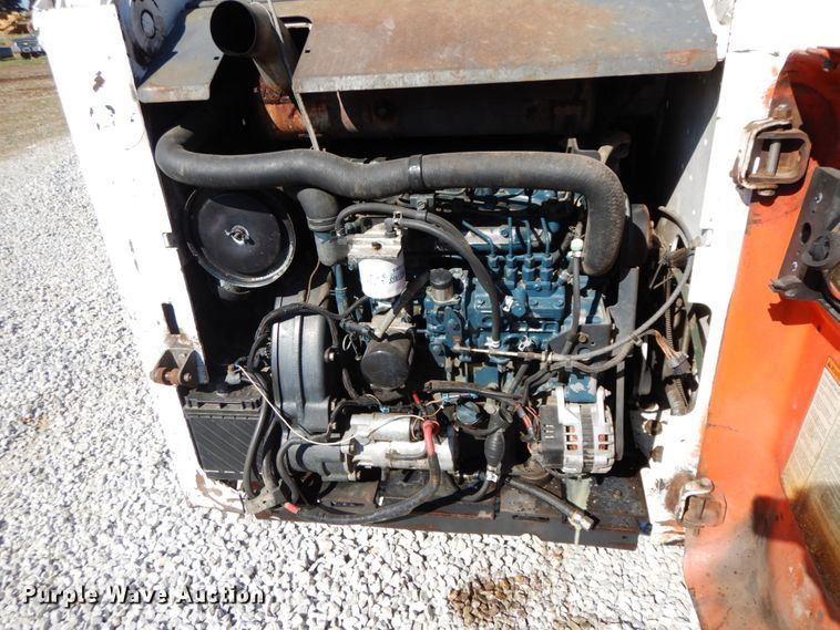 image for item IX9465 2004 Bobcat T300  tracked skid steer loader