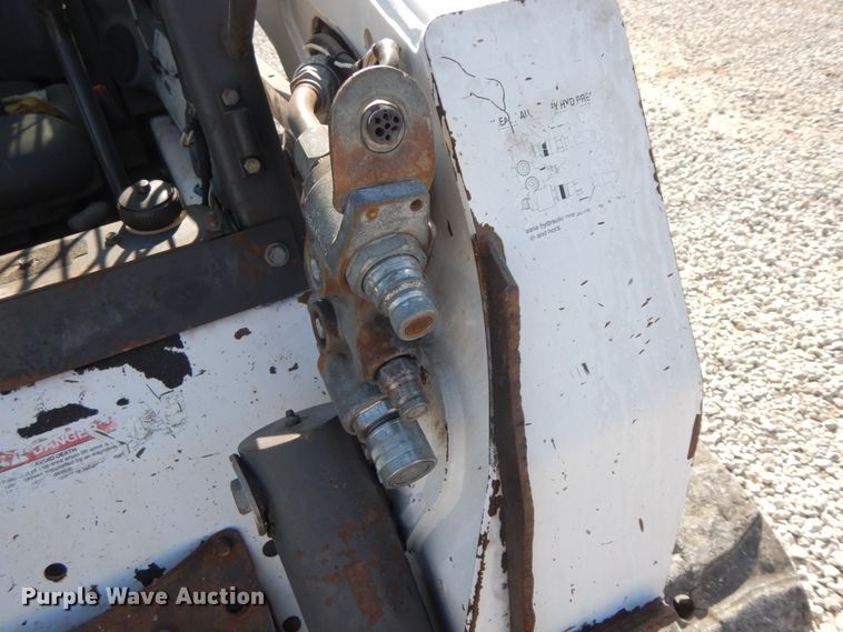 image for item IX9465 2004 Bobcat T300  tracked skid steer loader
