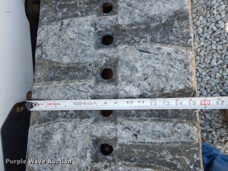 image for item IX9465 2004 Bobcat T300  tracked skid steer loader