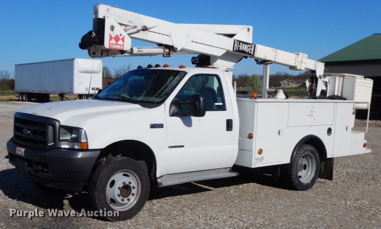 image for item IX9477 2003 Ford F450 Super Duty XL  bucket truck