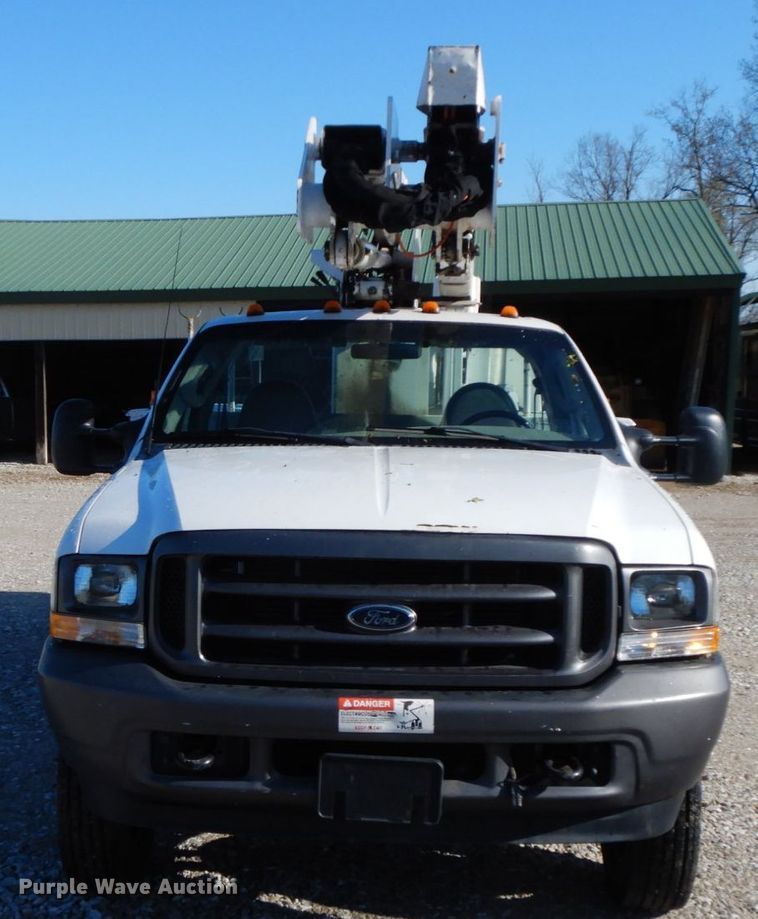 image for item IX9477 2003 Ford F450 Super Duty XL  bucket truck