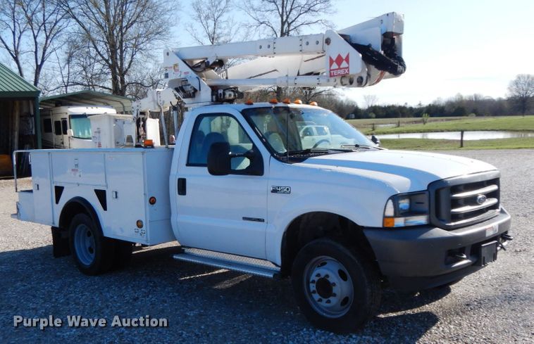 image for item IX9477 2003 Ford F450 Super Duty XL  bucket truck