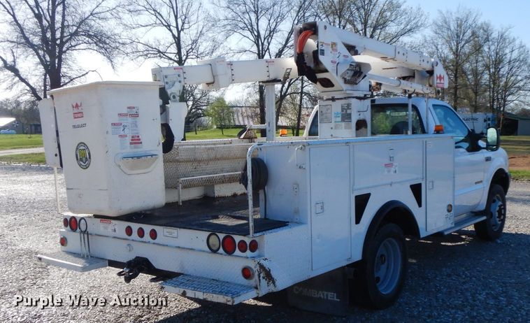 image for item IX9477 2003 Ford F450 Super Duty XL  bucket truck