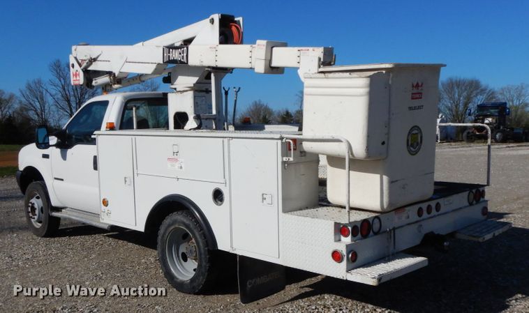 image for item IX9477 2003 Ford F450 Super Duty XL  bucket truck