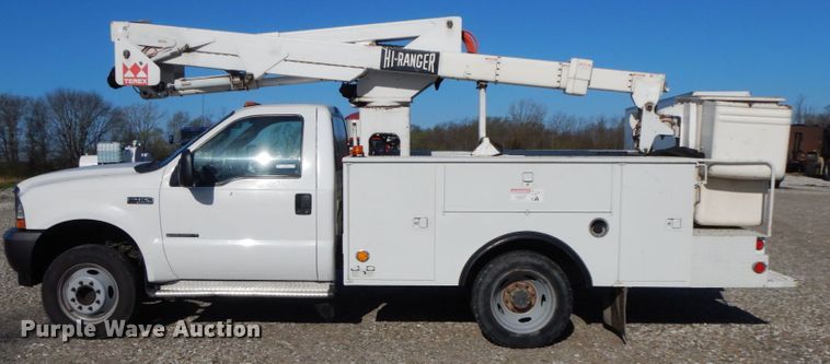 image for item IX9477 2003 Ford F450 Super Duty XL  bucket truck
