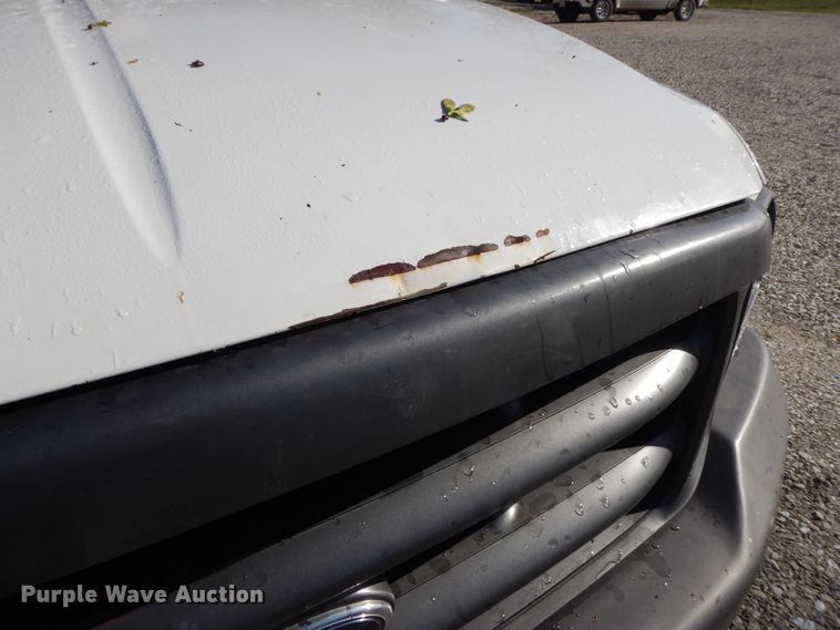 image for item IX9477 2003 Ford F450 Super Duty XL  bucket truck