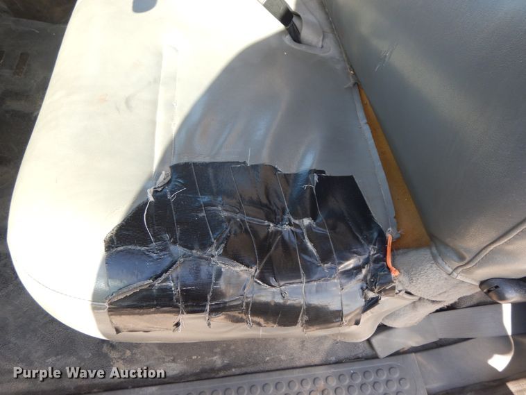 image for item IX9477 2003 Ford F450 Super Duty XL  bucket truck