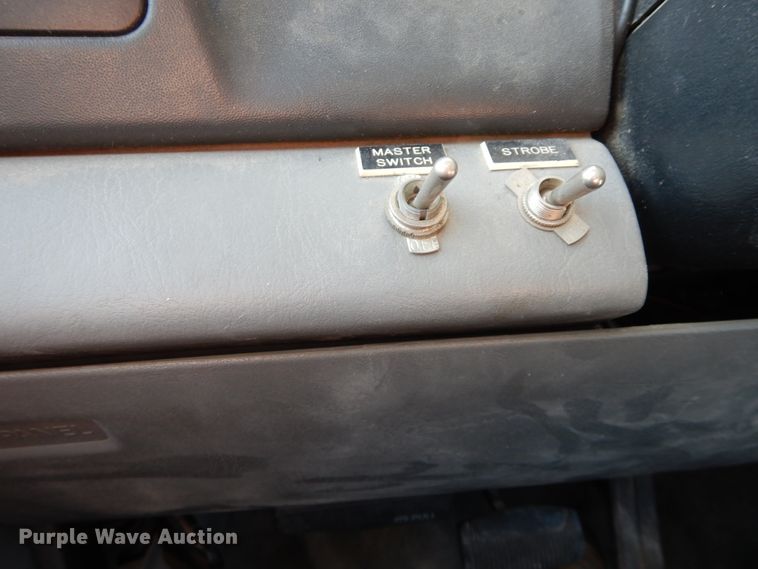 image for item IX9477 2003 Ford F450 Super Duty XL  bucket truck