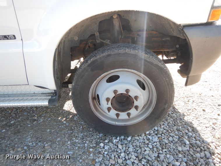 image for item IX9477 2003 Ford F450 Super Duty XL  bucket truck