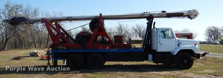 image for item IY9431 1982 International F2654  pulling unit