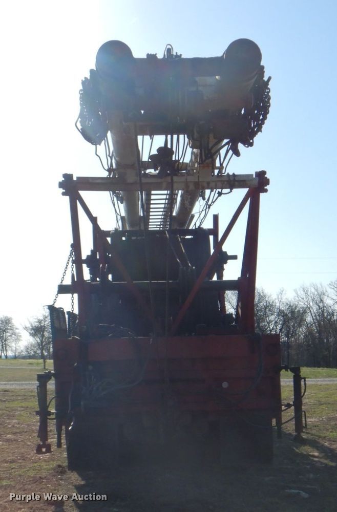 image for item IY9431 1982 International F2654  pulling unit