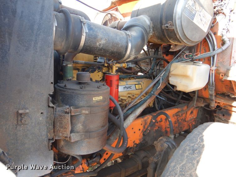 image for item IY9431 1982 International F2654  pulling unit