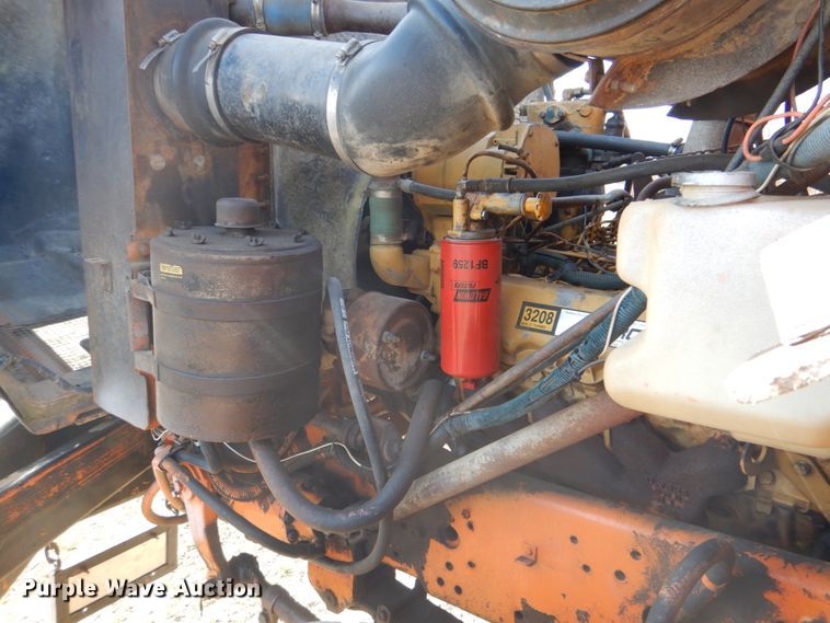 image for item IY9431 1982 International F2654  pulling unit