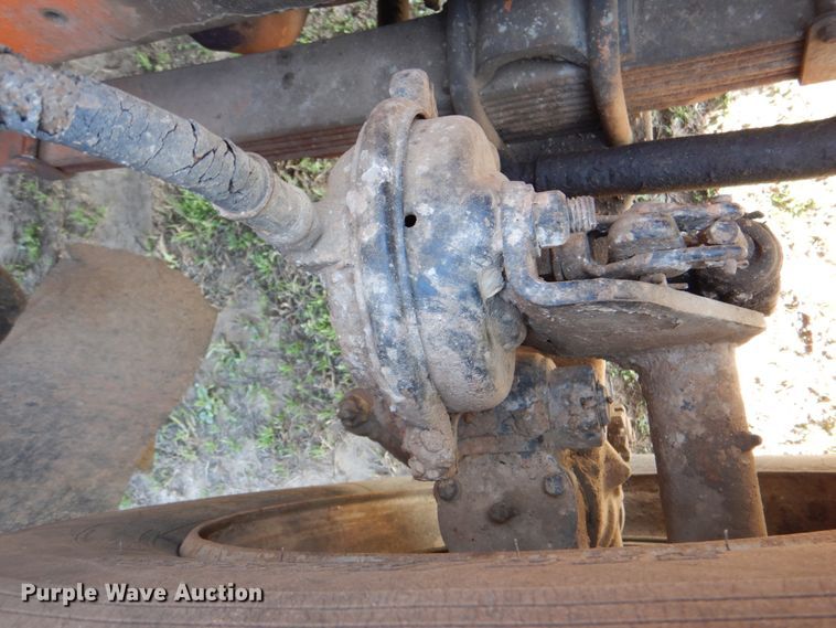 image for item IY9431 1982 International F2654  pulling unit