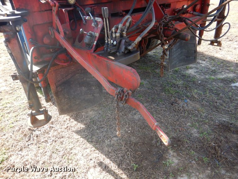 image for item IY9431 1982 International F2654  pulling unit