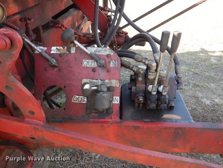 image for item IY9431 1982 International F2654  pulling unit