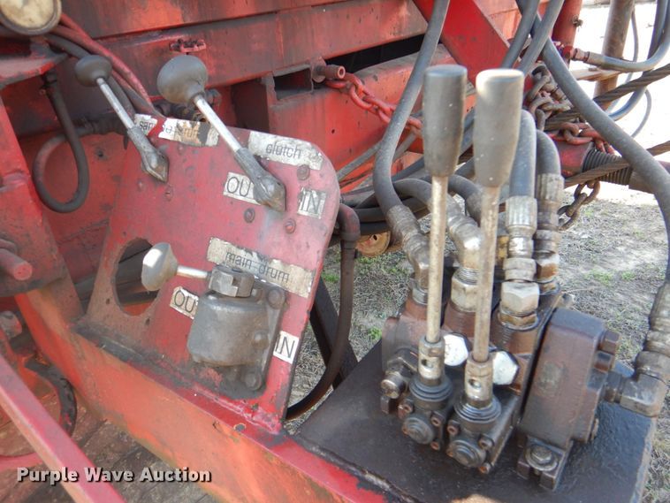 image for item IY9431 1982 International F2654  pulling unit