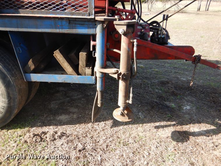 image for item IY9431 1982 International F2654  pulling unit