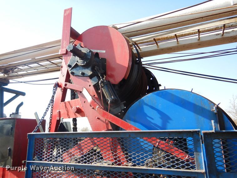 image for item IY9431 1982 International F2654  pulling unit