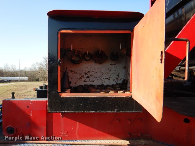 image for item IY9431 1982 International F2654  pulling unit