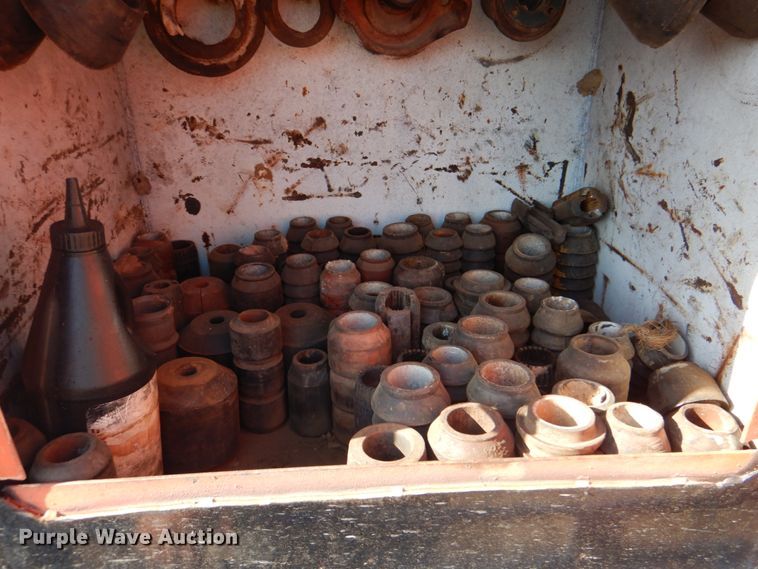 image for item IY9431 1982 International F2654  pulling unit