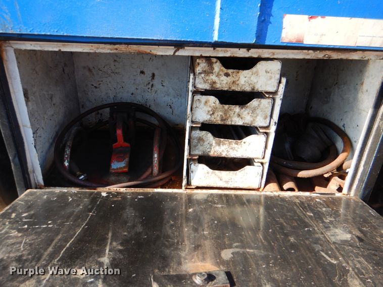 image for item IY9431 1982 International F2654  pulling unit