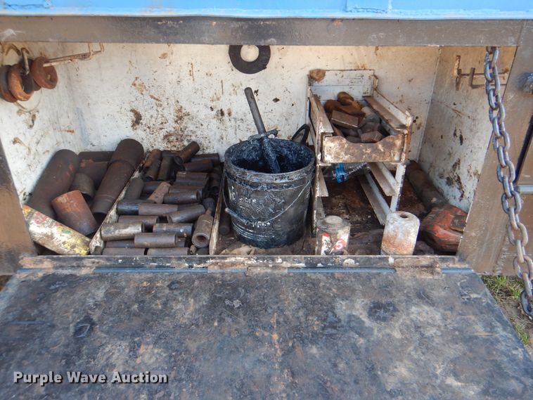 image for item IY9431 1982 International F2654  pulling unit