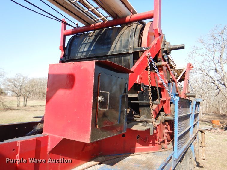 image for item IY9431 1982 International F2654  pulling unit