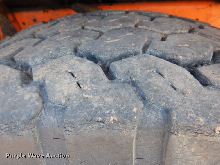 image for item IY9431 1982 International F2654  pulling unit