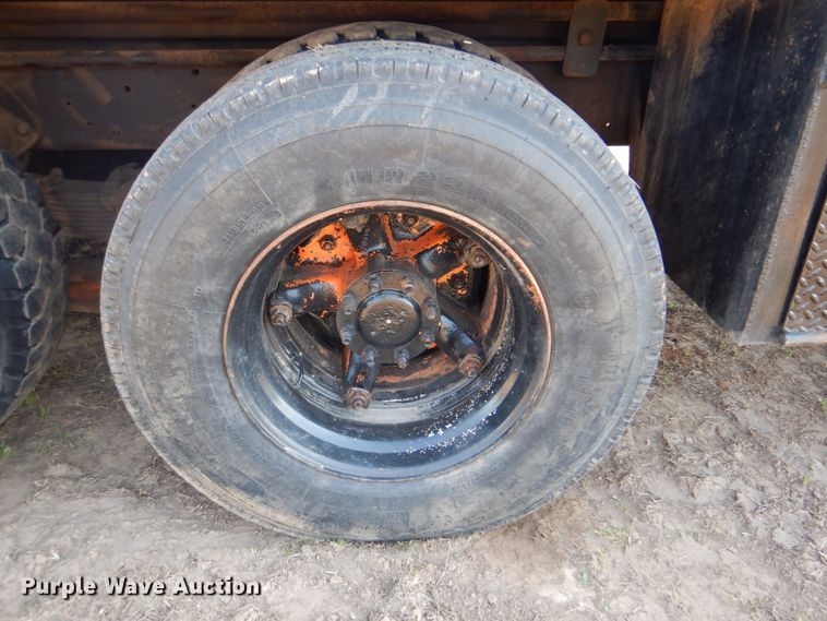 image for item IY9431 1982 International F2654  pulling unit