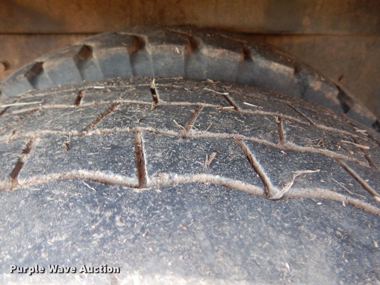 image for item IY9431 1982 International F2654  pulling unit