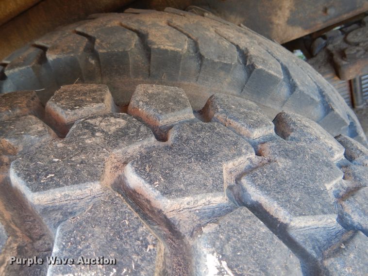 image for item IY9431 1982 International F2654  pulling unit