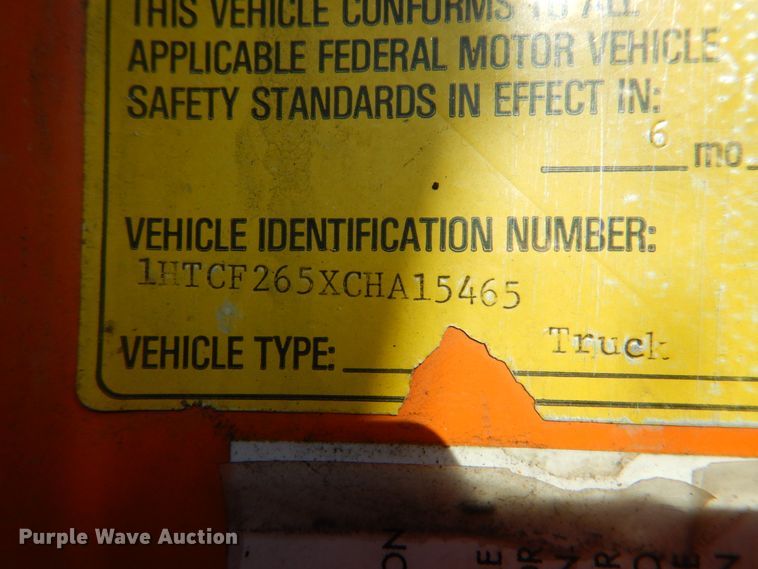 image for item IY9431 1982 International F2654  pulling unit