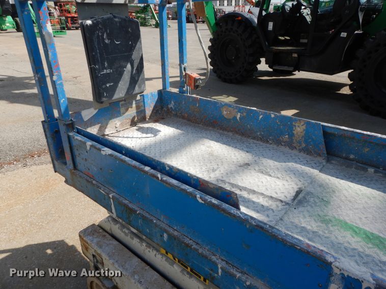 image for item IY9569 2001 Sky Jack SJ III 3015  scissor lift