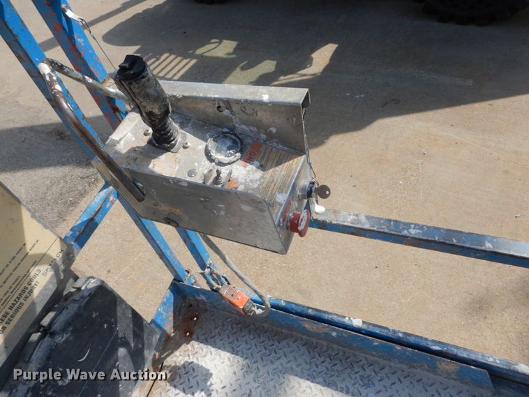 image for item IY9569 2001 Sky Jack SJ III 3015  scissor lift