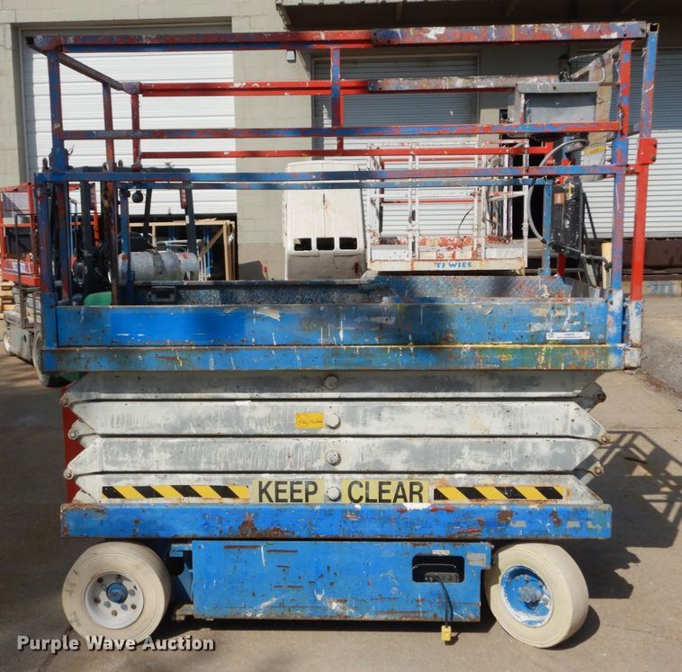 image for item IY9570 1994 Sky Jack SJ 4626  scissor lift
