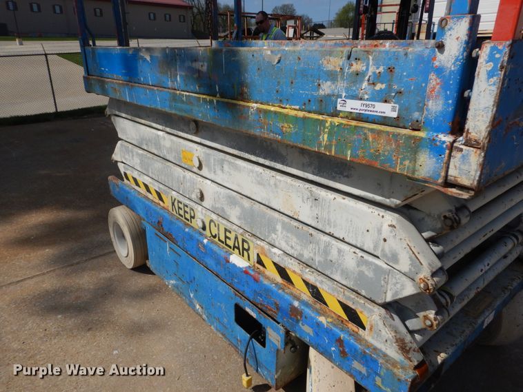 image for item IY9570 1994 Sky Jack SJ 4626  scissor lift