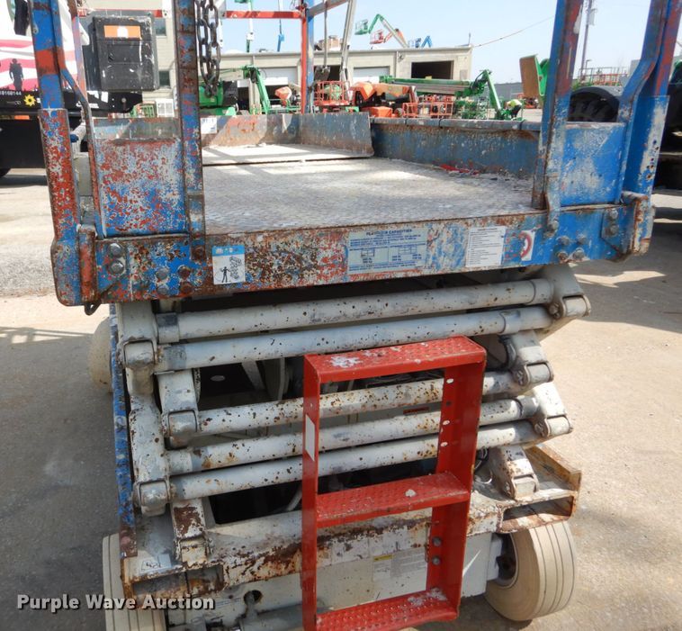 image for item IY9570 1994 Sky Jack SJ 4626  scissor lift