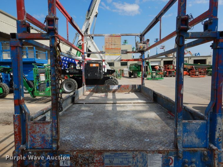 image for item IY9570 1994 Sky Jack SJ 4626  scissor lift